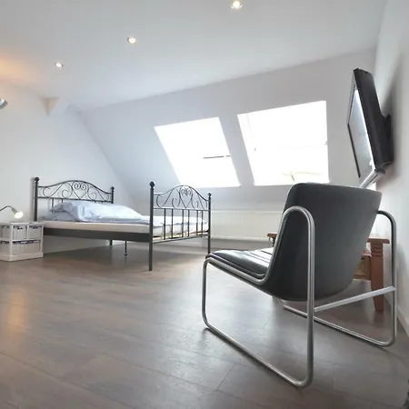 Helle Dachgeschosswohnung Apartment Leipzig